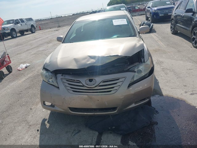Toyota Camry Le V6