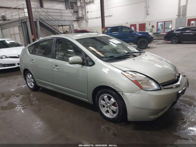 Salvage Toyota Prius Image