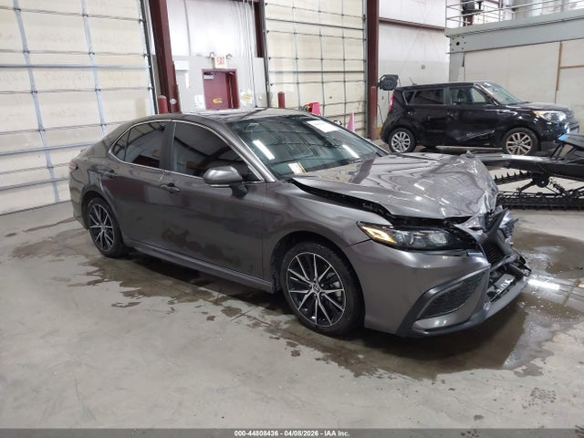 Salvage Toyota Camry Image