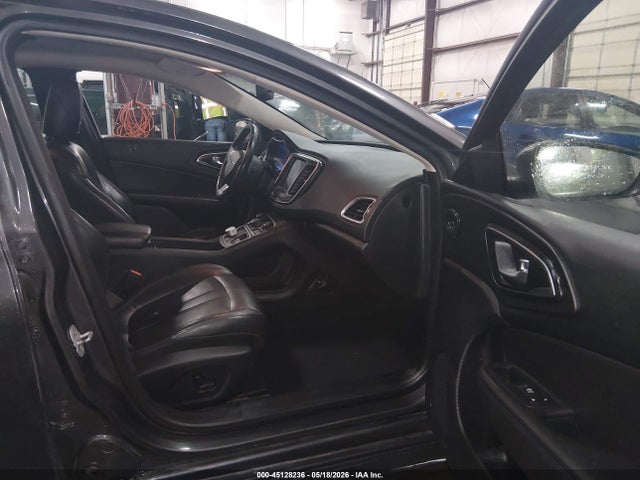 Chrysler 200 Limited Platinum