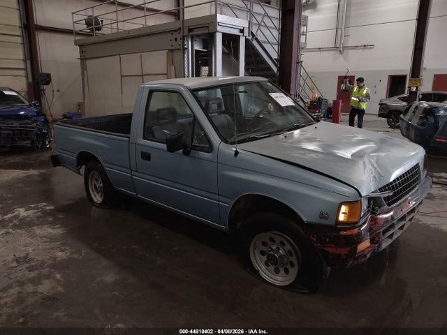 Salvage Isuzu Conventional Image