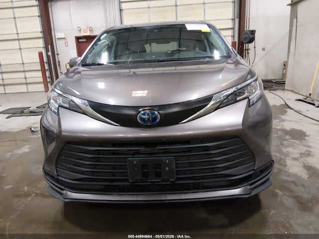 Toyota Sienna Le