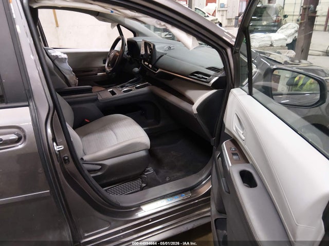 Toyota Sienna Le