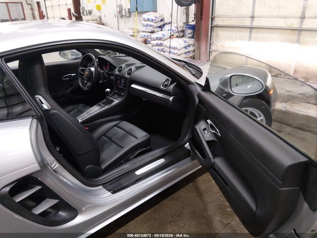 Porsche 718 Cayman T