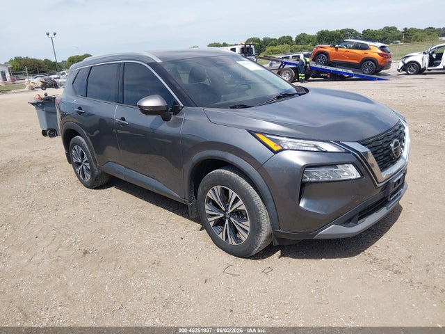 Salvage Nissan Rogue Image