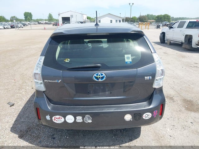 Toyota Prius v Three