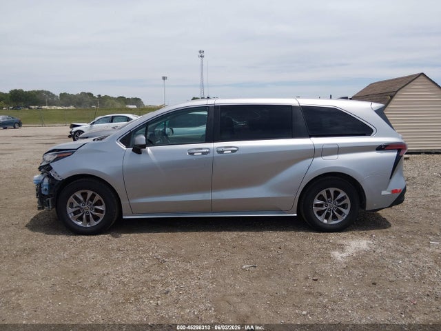 Toyota Sienna Le