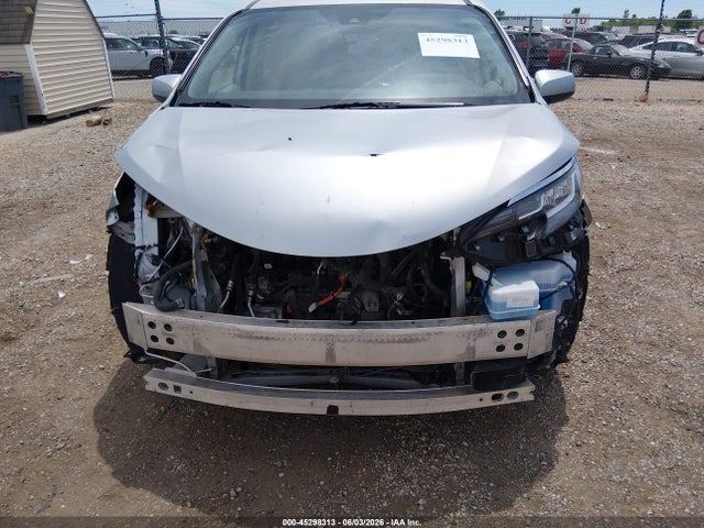 Toyota Sienna Le