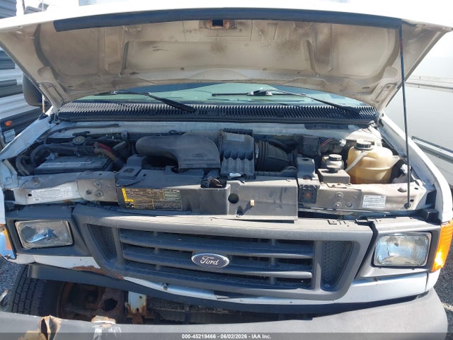 Ford E-350 Standard