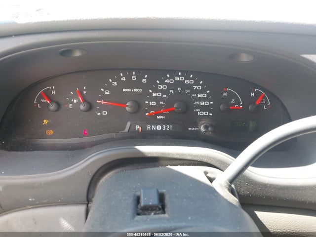 Ford E-350 Standard