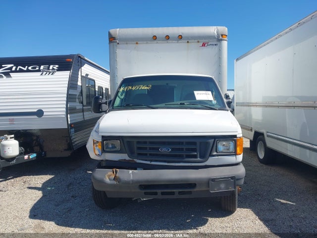 Ford E-350 Standard