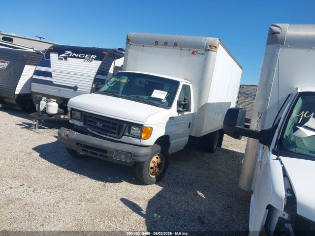 Ford E-350 Standard