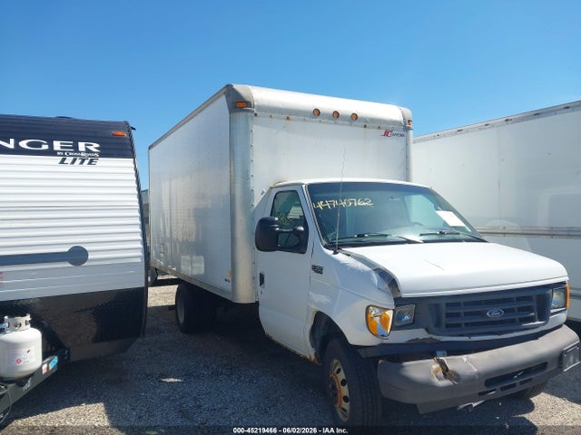 Ford E-350 Standard