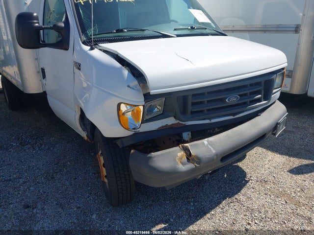 Ford E-350 Standard