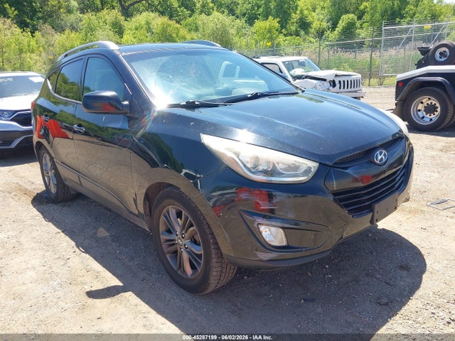 Salvage Hyundai TUCSON Image