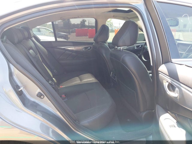INFINITI Q50 Premium