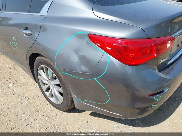 INFINITI Q50 Premium