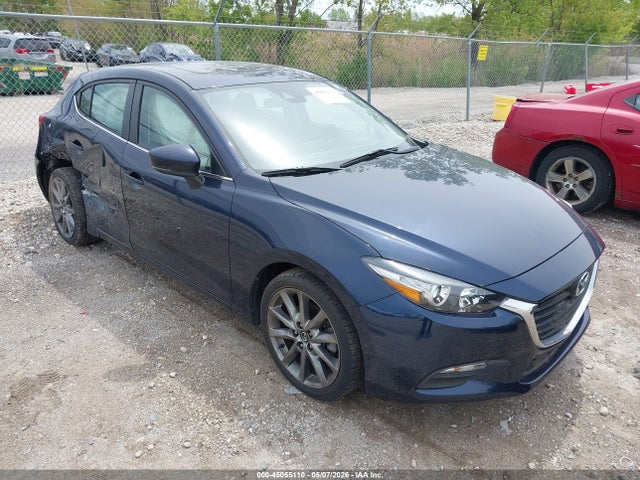 Salvage Mazda Mazda3 Image