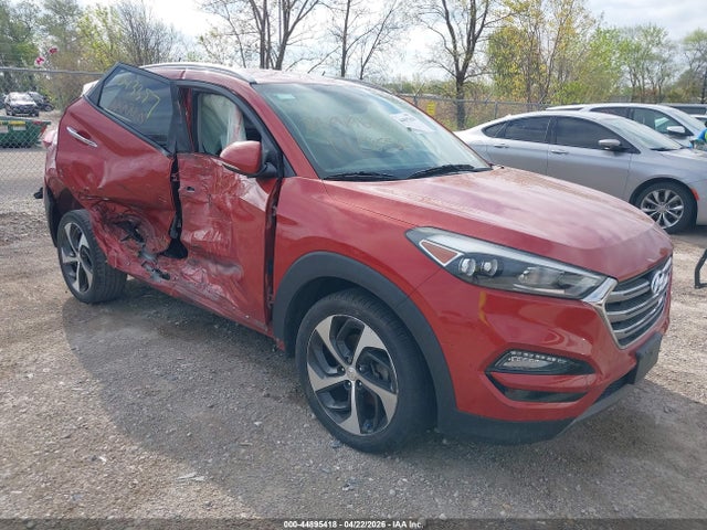 Salvage Hyundai TUCSON Image