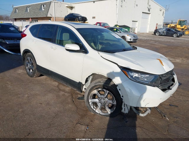 Salvage Honda CR-V Image