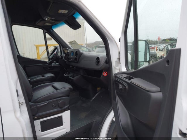 Mercedes-Benz Sprinter 2500 High Roof V6