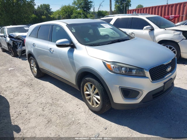 Salvage Kia Sorento Image