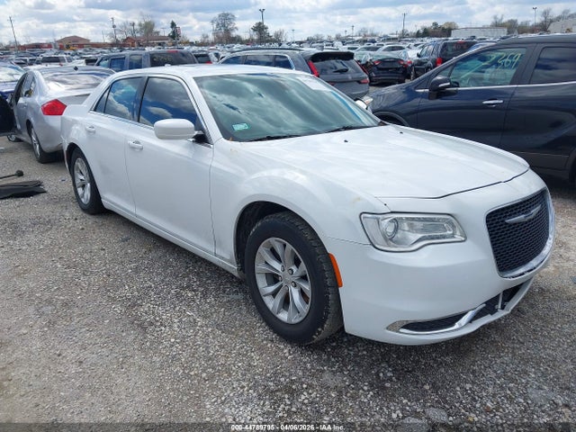 Salvage Chrysler 300 Image