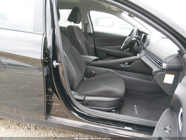 Hyundai ELANTRA Blue