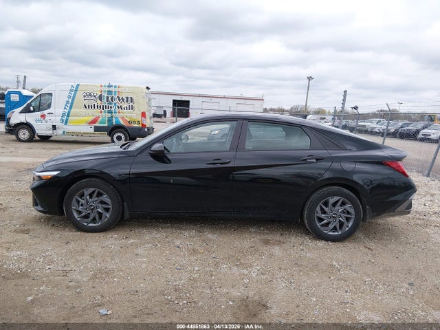Hyundai ELANTRA Blue