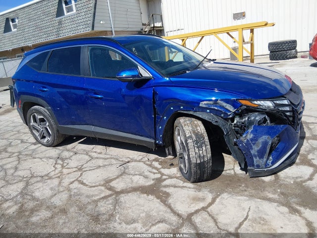 Salvage Hyundai TUCSON Image