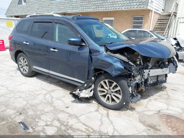 Salvage Nissan Pathfinder Image