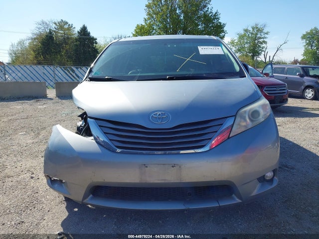 Toyota Sienna Xle Premium 8 Passenger