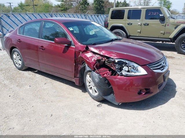 Salvage Nissan Altima Image