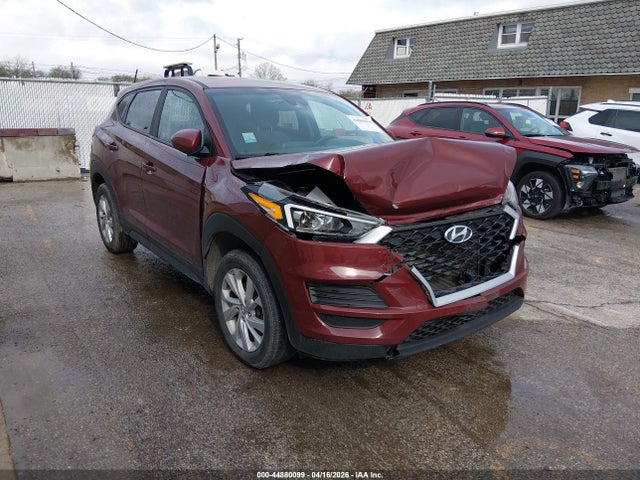 Salvage Hyundai TUCSON Image