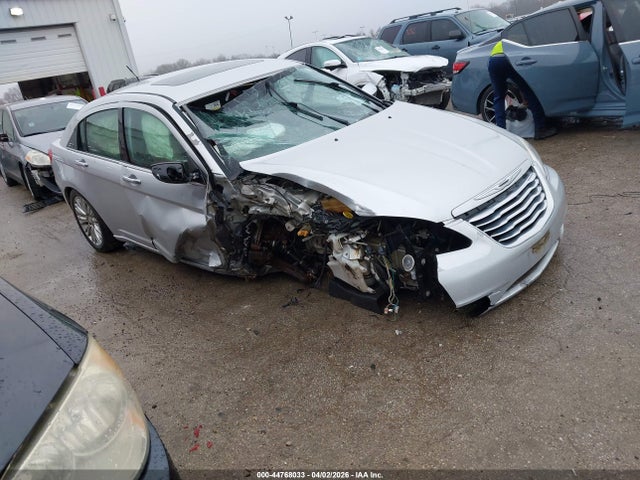 Salvage Chrysler 200 Image