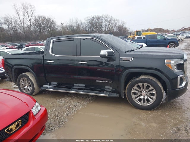 GMC Sierra 1500 4wd  Short Box Denali