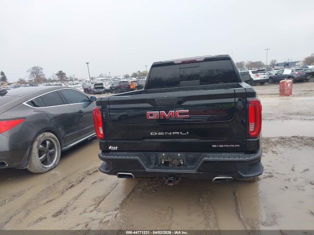 GMC Sierra 1500 4wd  Short Box Denali