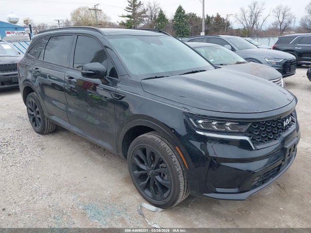 Salvage Kia Sorento Image