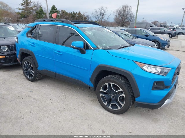 Salvage Toyota RAV4 Image