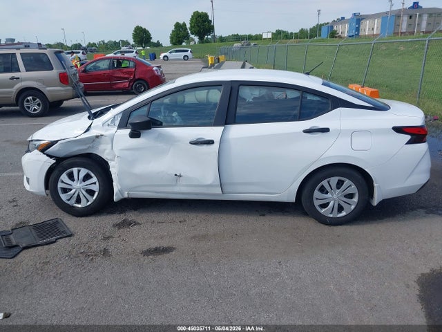 Nissan Versa 1.6 S
