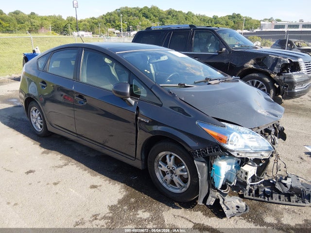 Salvage Toyota Prius Image