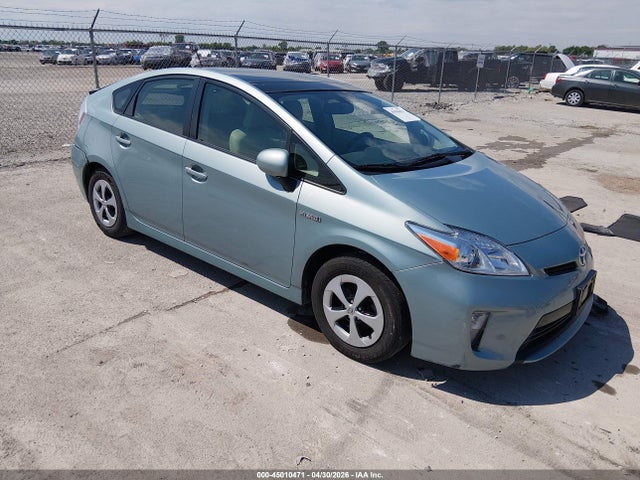 Salvage Toyota Prius Image