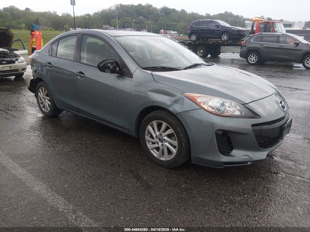Salvage Mazda Mazda3 Image