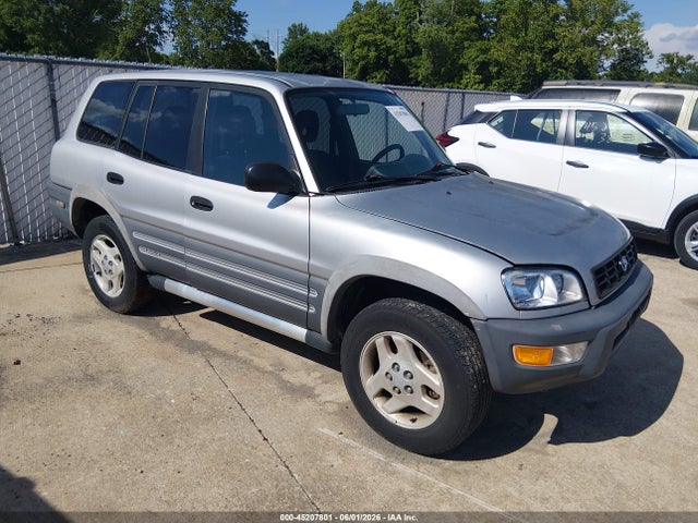 Salvage Toyota RAV4 Image