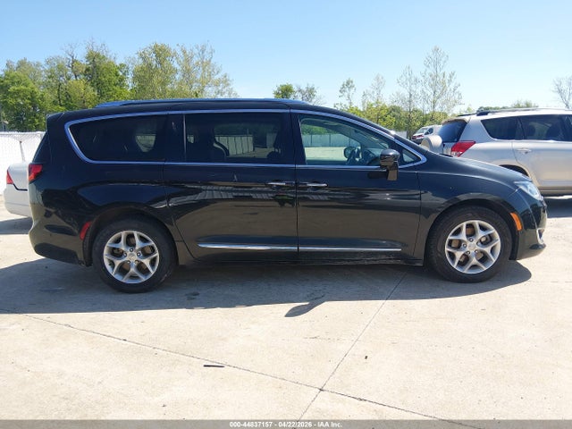 Chrysler Pacifica Touring L Plus