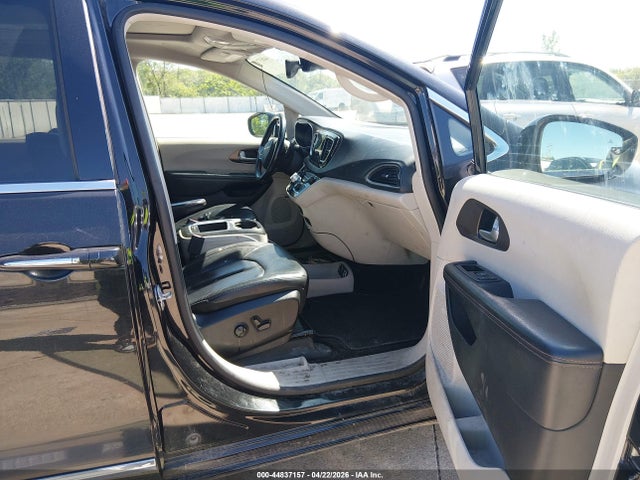 Chrysler Pacifica Touring L Plus