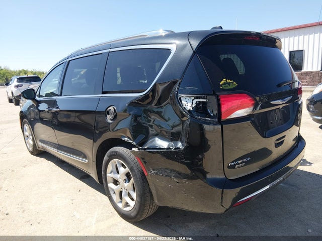 Chrysler Pacifica Touring L Plus