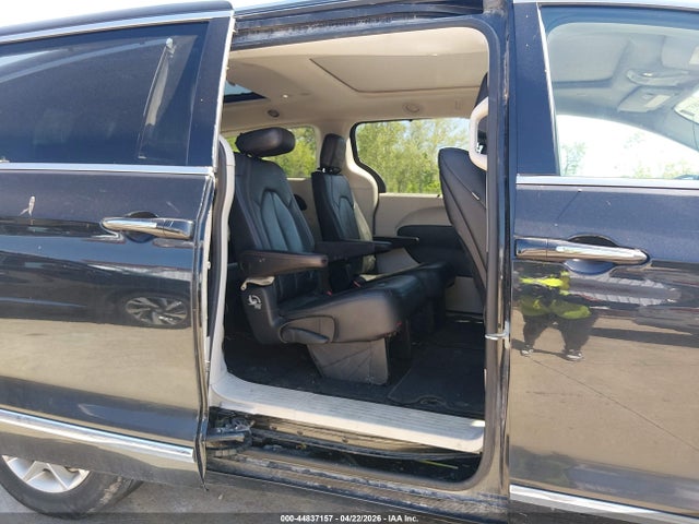 Chrysler Pacifica Touring L Plus