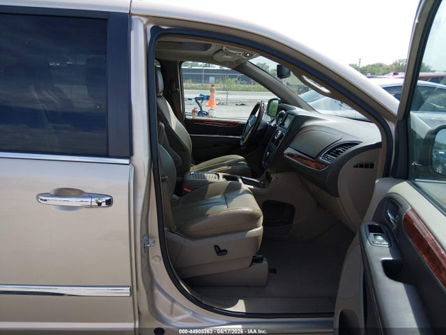 Chrysler Town & Country Limited Platinum