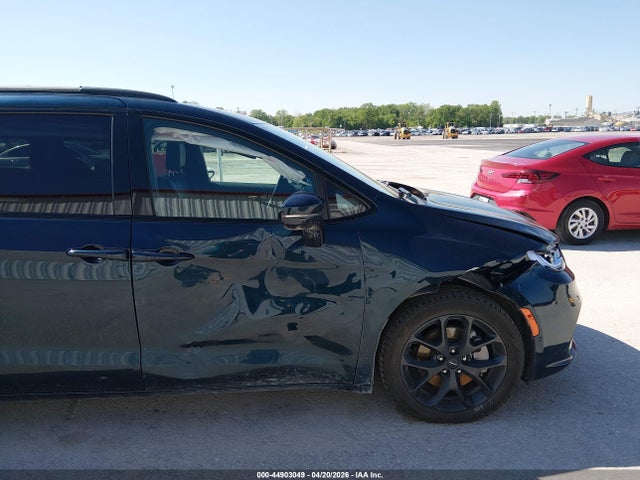 Chrysler Pacifica Limited Awd